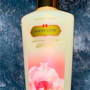 New Victoria’s Secret Lotion “Sheer Love” (Smells VG imo)